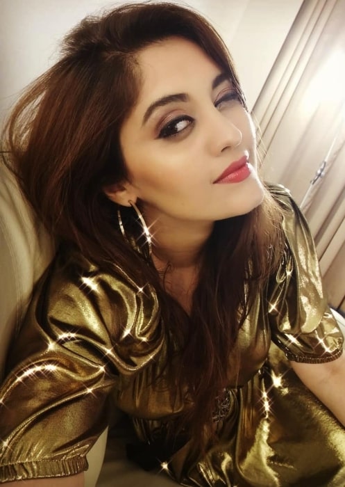 Surbhi Puranik sharing her selfie in May 2020