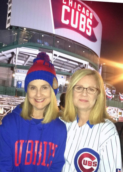 Bonnie Hunt with her younger sister Mary, as seen in June 2017