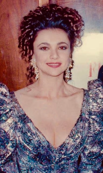 Emma Samms pictured at the 62nd Academy Awards on March 26, 1990