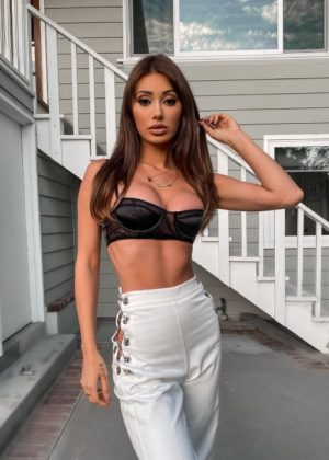 Francesca Farago Height, Weight, Family, Facts, Boyfriend, Biography