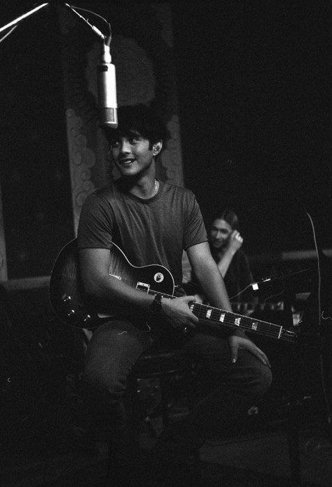 Laine Hardy performing in Nashville in November 2019