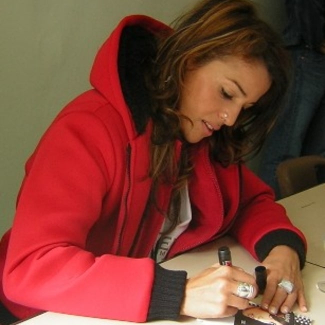 Nâdiya pictured while signing autographs in 2006
