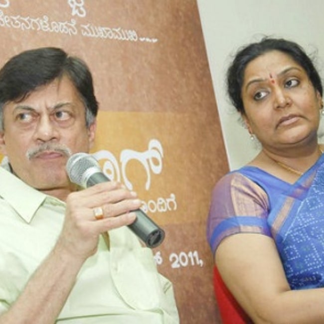 Anant Nag as seen in a picture that was taken with his wife Gayathri in the past