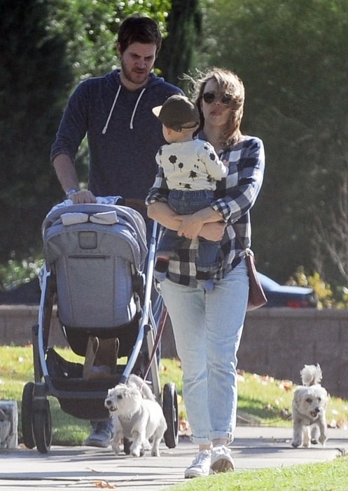 Jamie Linden with Rachel McAdams and their son in December 2018