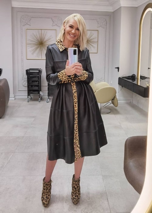 Nataša Bekvalac as seen in a selfie that was taken in Salon lepote Lady, Novi Sad, Serbia in October 2020