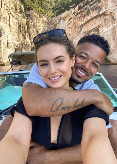 Shauna Louise as seen in a selfie that was taken in Lakka, Paxos, Greece with her beau in September 2020