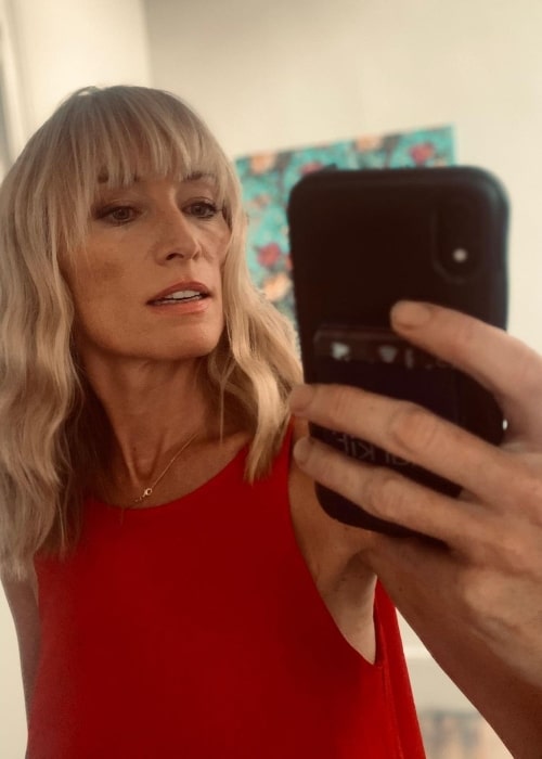 Victoria Smurfit as seen while clicking a mirror selfie in Notting Hill, London in August 2020