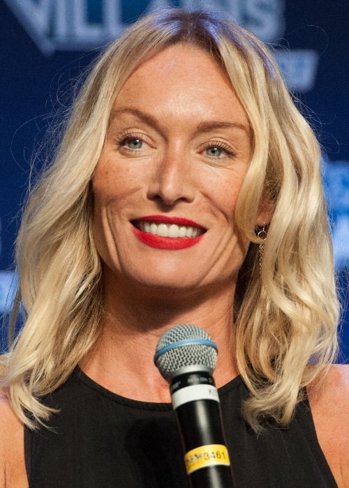 Victoria Smurfit as seen while smiling during the Heroes and Villains convention in 2016