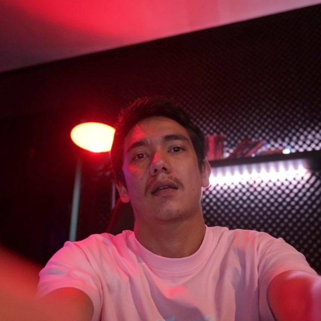 Adipati Dolken as seen while taking a selfie in April 2020