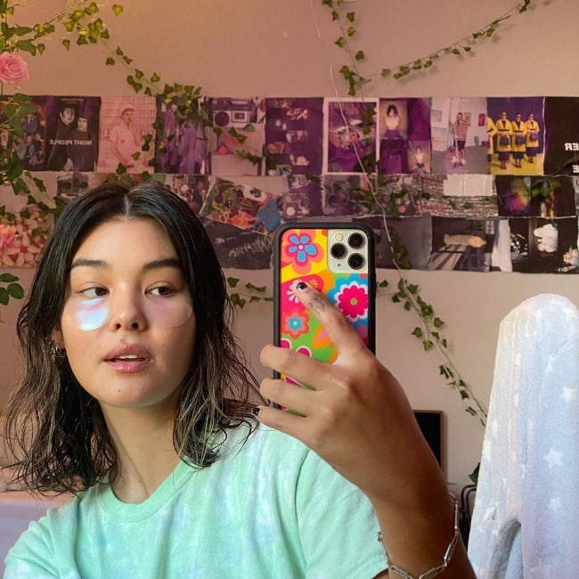 Audrey Mika sharing her selfie in October 2020