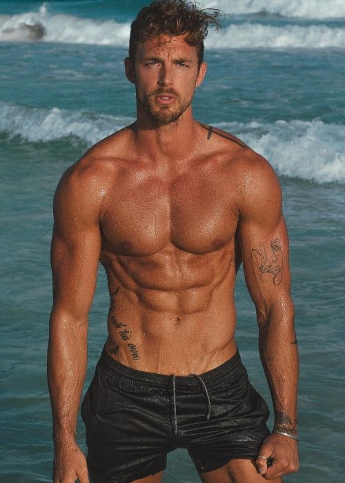 Christian Hogue Height, Weight, Age, Girlfriend, Facts, Biography