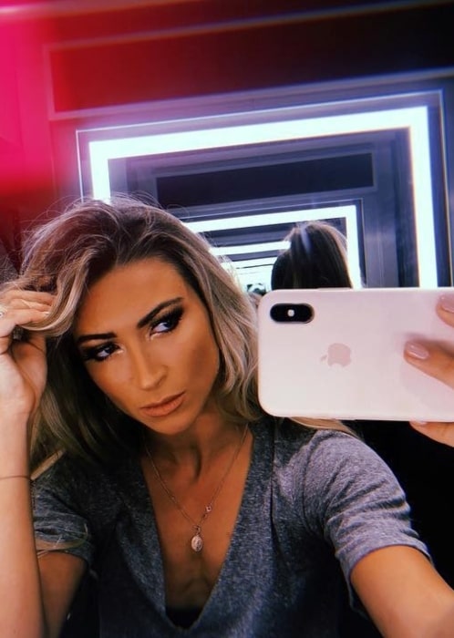 Daniella Karagach sharing her selfie in April 2019