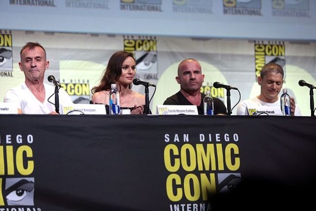 (From left to right) Robert Knepper, Sarah Wayne Callies, Dominic Purcell, and Wentworth Miller