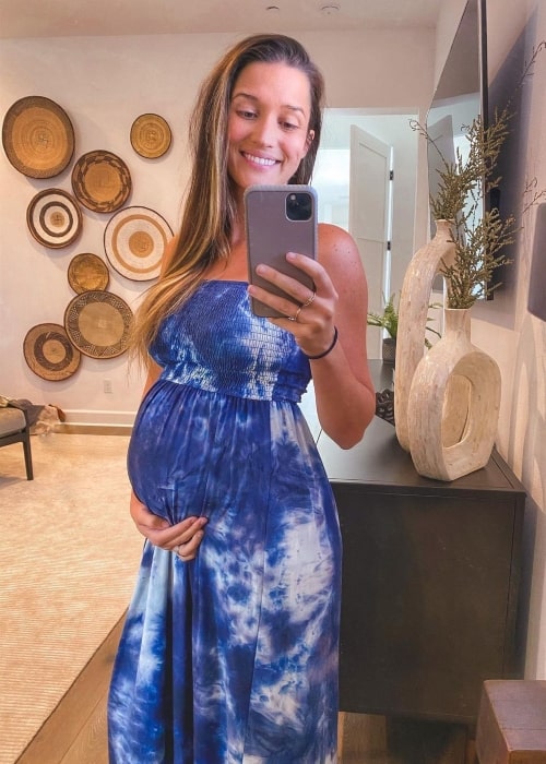 Jade Roper in August 2020 delighted with her baby bump