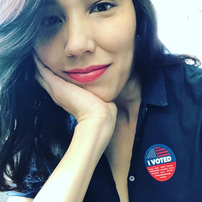 Michaela Conlin in November 2018 urging everyone to vote