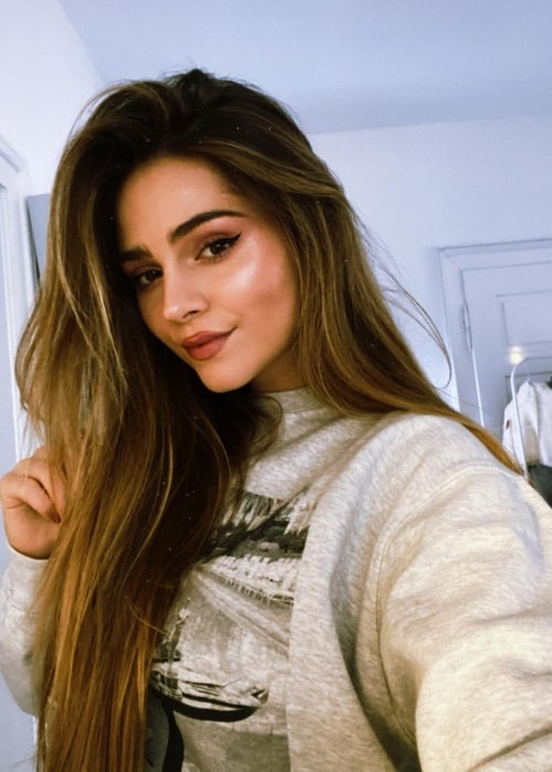 Jessy Hartel as seen while taking a seflie in December 2020