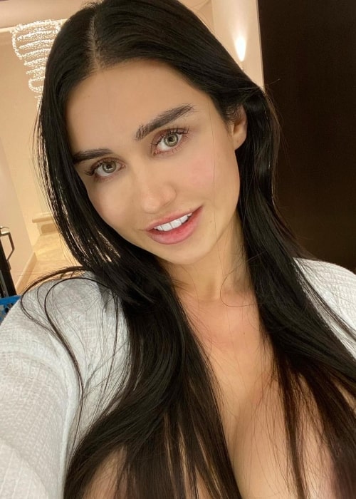 Joselyn Cano as seen in a selfie that was taken in November 2020