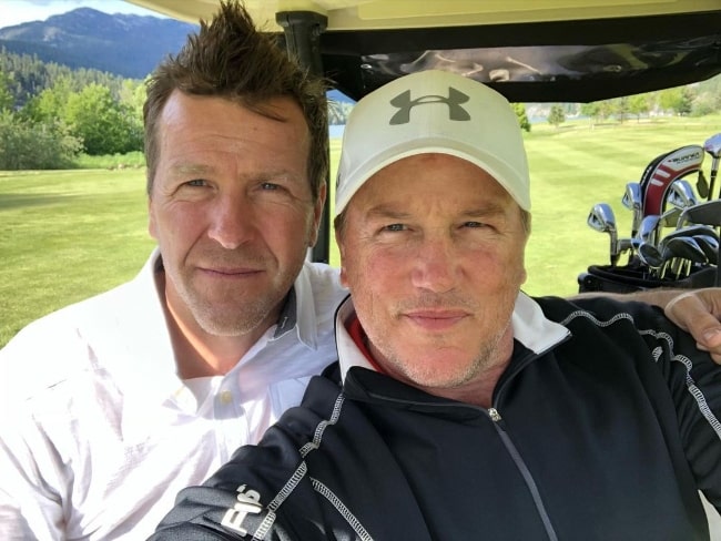 Lochlyn Munro (Right) clicking a selfie along with Chris Rosamond