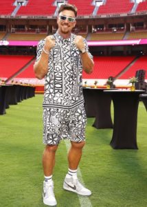 Travis Kelce Height, Weight, Family, Girlfriend, Education, Biography