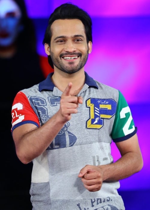 Waqar Zaka as seen in an Instagram Post in May 2019