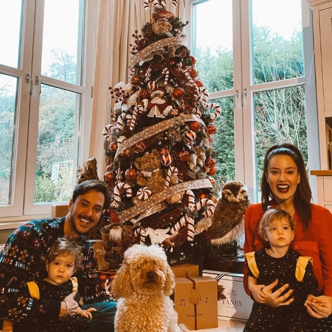 Anıl Altan as seen in a Christmas picture with his family