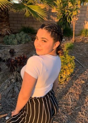 Bella Retamosa Height, Weight, Age, Boyfriend, Children, Facts, Biography