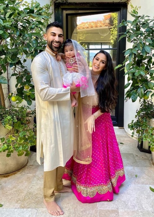 Dhar Mann with his family in November 2020 wishing everyone a happy Diwali