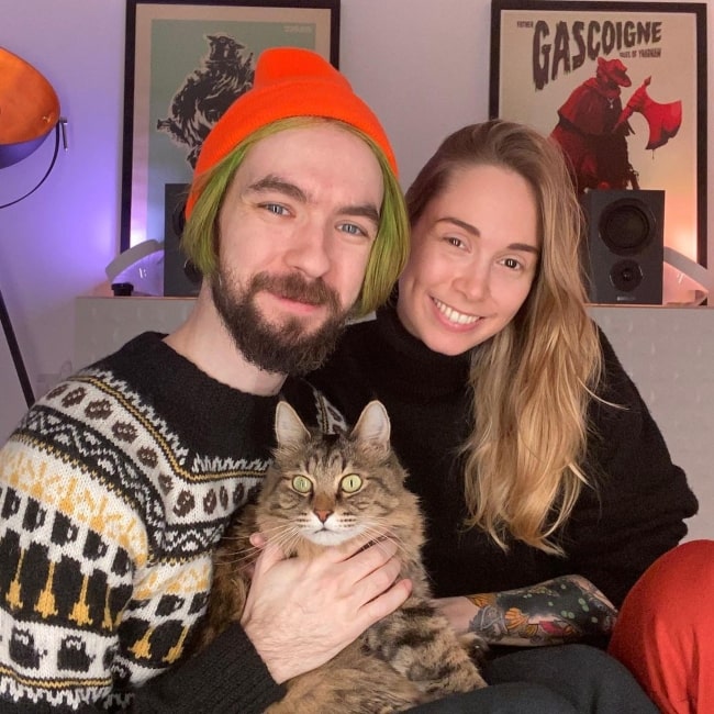 Gab Smolders as seen in a picture that was taken with YouTuber Jacksepticeye in December 2020