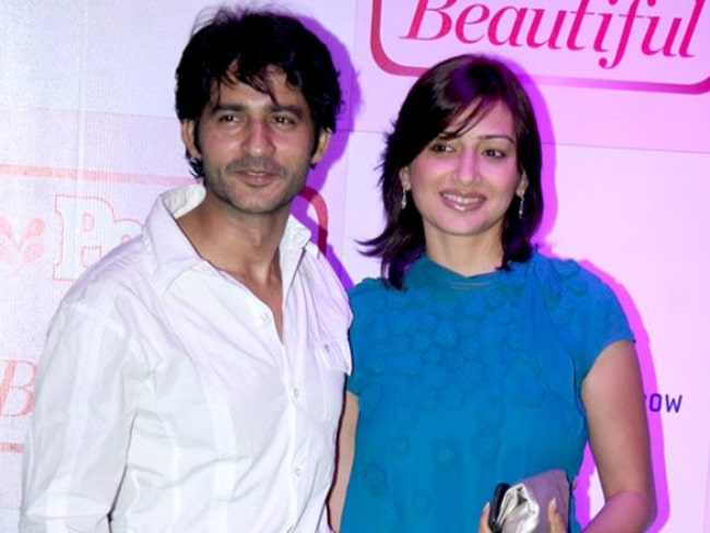 Hiten Tejwani as seen while posing for the camera alongside his wife Gauri Pradhan Tejawani in October 2012