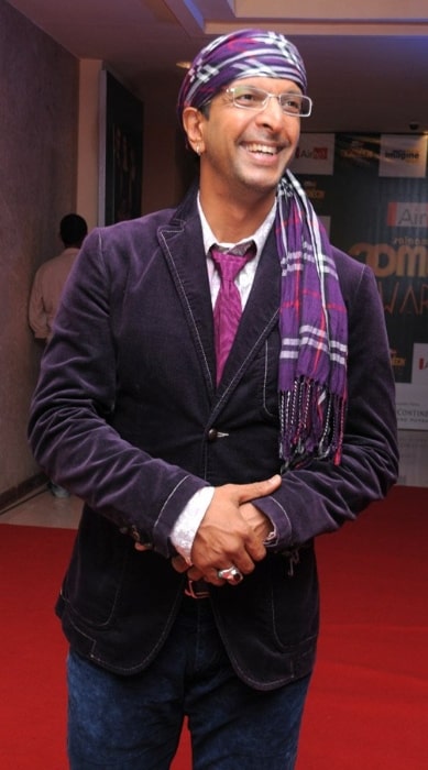 Javed Jaffrey posing for the camera at Airtel Salaam-e-Comedy awards