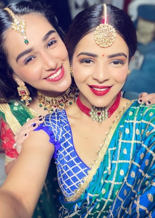 Jigyasa Singh (Right) taking a selfie with Rachana Mistry in November 2020