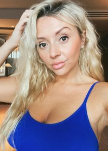 Kimberly Hart-Simpson Height, Weight, Age, Family, Biography