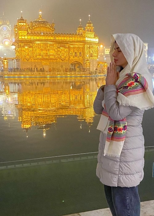 Kirti Kulhari as seen while posing for a picture at the Golden Temple (also known as Harmandir Sahib) in Amritsar, Punjab in December 2020