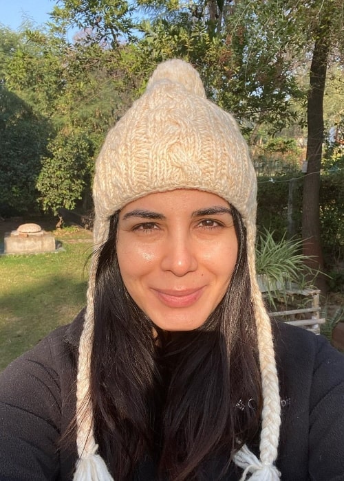 Kirti Kulhari as seen while taking a selfie in December 2020