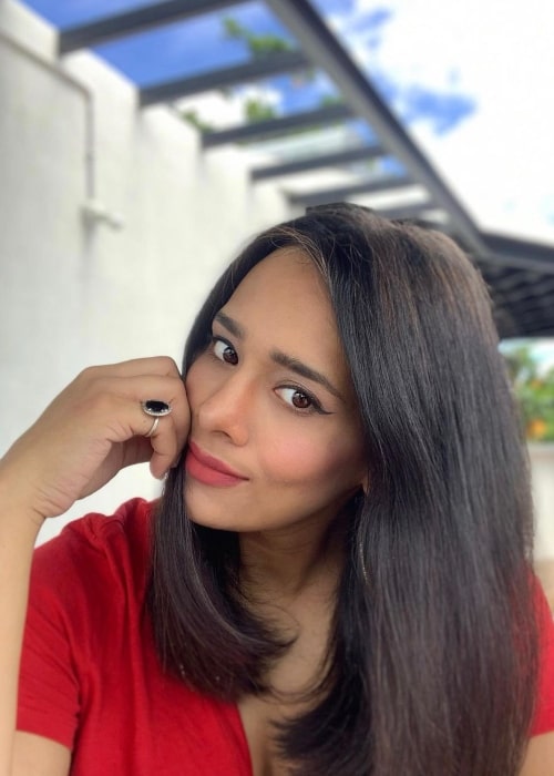 Mayanti Langer in August 2020 enjoying the blue sky and the sunshine