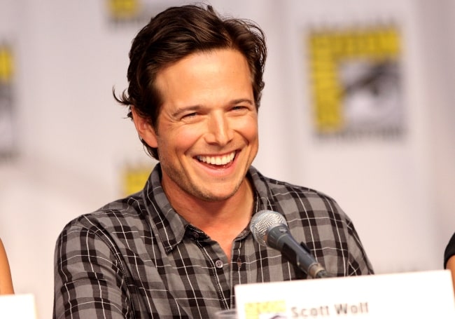 Scott Wolf on the V panel at the 2010 San Diego Comic Con in San Diego, California