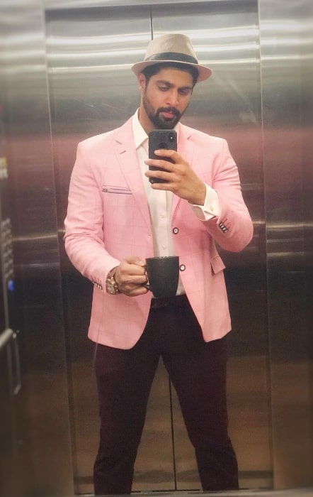 Tanuj Virwani as seen while taking a mirror selfie in November 2020