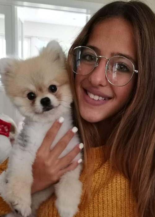 Ariann Music as seen in a selfie that was taken in Dublin, Ireland with a cute dog in September 2018