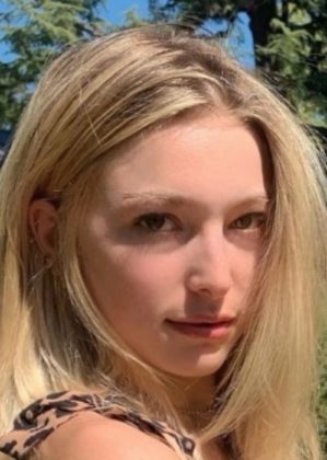 Eve Jobs Height, Weight, Age, Boyfriend, Family, Facts, Biography