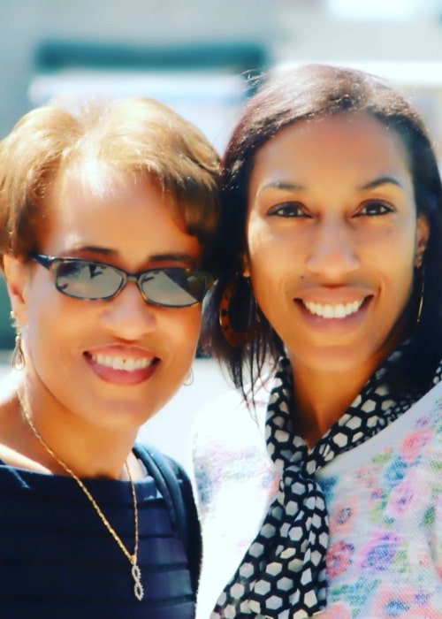 Kim Hill and her sister Terri in a picture that was taken in May 2020