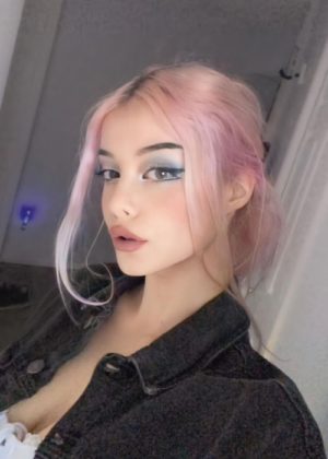 Lauren Burch Height, Weight, Age, Boyfriend, Family, Facts, Biography