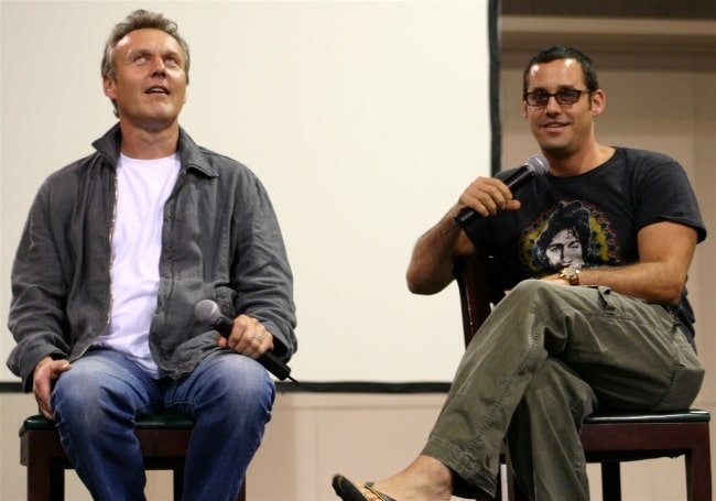 Nicholas Brendon (Right) and English actor Anthony Stewart Head at the Oakland Super SlayerCon in August 2004