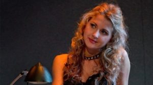 Nina Arianda