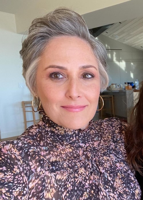 Ricki Lake in an Instagram selfie from December 2020