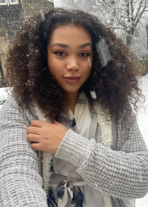 Ruby Barker taking a selfie while enjoying the snowfall in January 2021