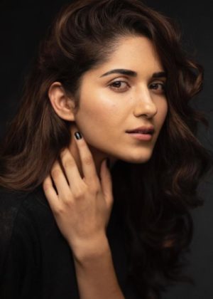 Ruhani Sharma Height, Weight, Age, Boyfriend, Family, Facts, Biography