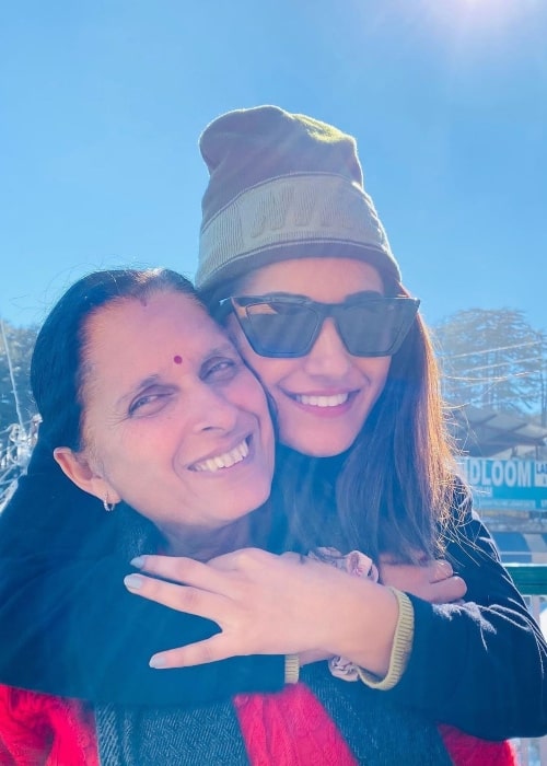 Ruhani Sharma as seen in a picture with her mother that was taken in November 2020