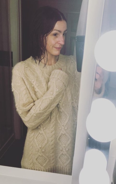 Suranne Jones clicking a mirror selfie in December 2020