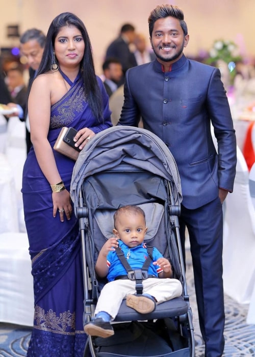 Akila Dananjaya with his wife and son, as seen in January 2021