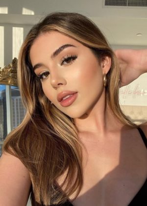 Amanda Díaz Height, Weight, Age, Boyfriend, Family, Facts, Biography